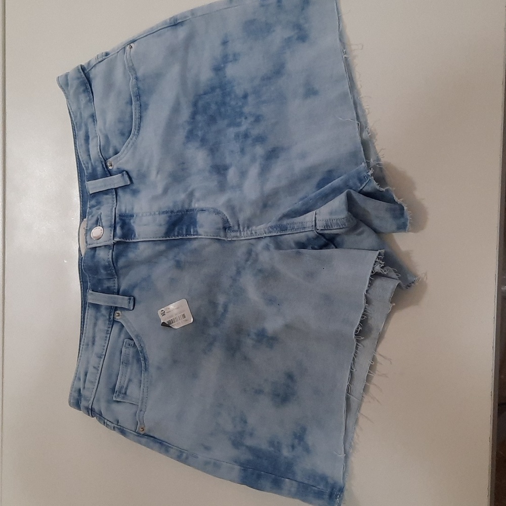 Universal Thread - New - Cut off shorts - Size 12/31R